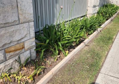 stone pillars with aluminium boundary fence