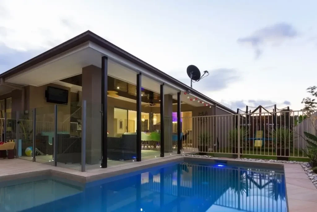 glass and aluminium pool fencing