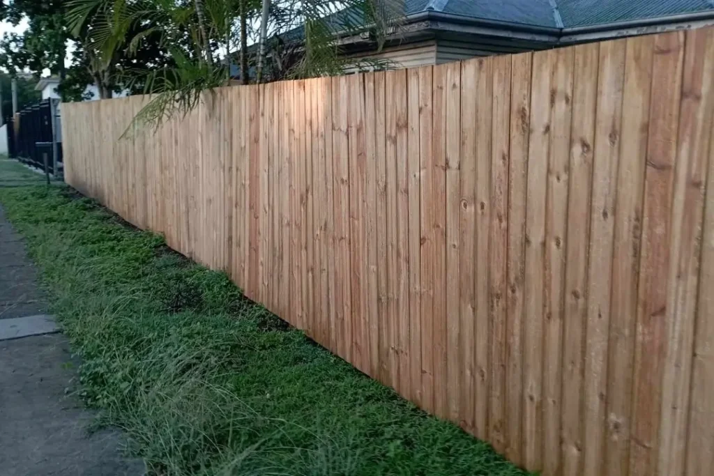 timber paling fence 
